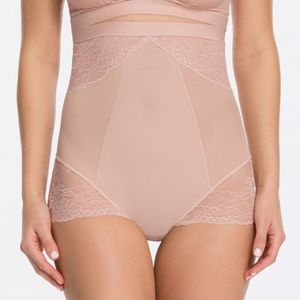 Spanx - Spotlight on Lace High-Waisted Brief – NWT